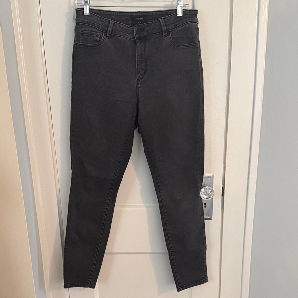 Ann Taylor Curvy Fit  Women's Jeans - Straight/Skinny